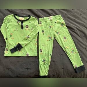 Kids TBBC size 6 pajamas